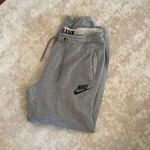 Nike Men's Gray Sweatpants